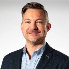 Eric Aschenbrenner's Instagram, Twitter & Facebook