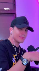 Colgando en tus manos