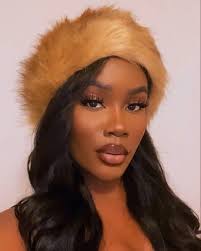 Her face is perfection. I am consistently in awe. She looks amazing 100% of  the time. 🥰