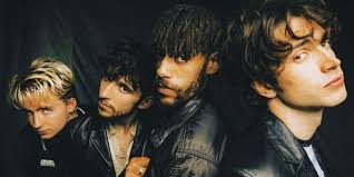 Gewinn Tickets für die Premiere von "Me, We"!