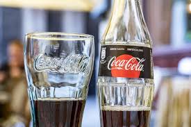 Garrafas Do Plastico Da Coca Cola Foto De Stock Editorial Imagem De Vermelho Fructose 114062058