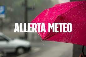 E' allerta meteo in italia e su roma per domani, domenica 10 settembre, per le conseguenze del primo ciclone autunnale che colpirà duramente il paese in molte regioni e città. Allerta Meteo Roma E Lazio Da Oggi Pomeriggio Per Forti Temporali