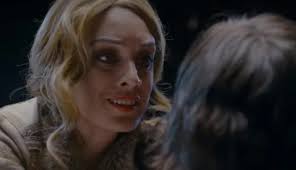 Todos los giros de guion de 'El inocente': máscaras felinas, crujir de  nudillos y otras sorpresas