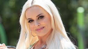 Während daniela katzenberger viele lustige situationen aus ihrem täglichen leben auf instagram zeigt, fokussiert sich ihre schwester jenny frankhauser auf fashion und beauty. Daniela Katzenberger Macht Vorlaufig Schluss Mit Instagram