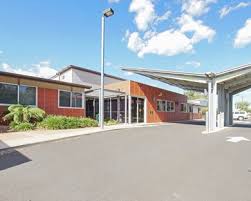 Dubbo hospital is a major rural referral facility in dubbo, nsw, situated on the edge of the western plains of outback australia. Healthcare Services