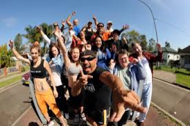In housos vs authority, franky, shazza, dazza and their mates take on every authority possible. Housos Wikipedia