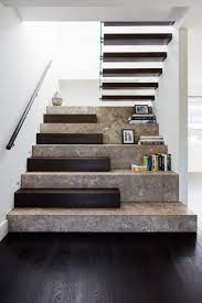 Extra Siroka Schodiste Design S Prostorem Pro Zobrazeni Kresby A Knihy Stairs Design Interior Staircase Design Modern Home Stairs Design