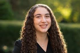 Courtney Cappelli's Instagram, Twitter & Facebook