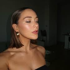 Corrine York's Instagram, Twitter & Facebook