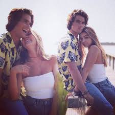 She was born on 21st december, 1997 in charleston, south carolina. Madelyn Cline On Instagram Madelyn S Boyfriend Chase Stokes Revealed In A Recent Interview That He And Maddie Have Been The Pogues Model Photos Outer Banks