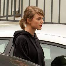 Jul 02, 2021 · taylor swifts neuer song mit aaron dessner und justin vernon von big red machine ist jetzt erhältlich. Taylor Swift In Diesem Zustand Sieht Sie Sonst Nur Ihr Boyfriend Calvin Harris Stars Ungeschminkt Naturlich Schon Cosmopolitan