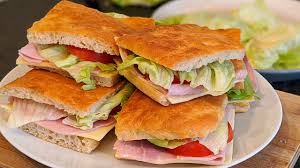 Hala cuisine 284.184 views7 years ago. Recette De Club Sandwich Avec Pain Focaccia Maison Facile Amacook