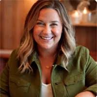 Elizabeth Scarborough's Instagram, Twitter & Facebook