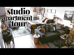 5 Tips For Styling A Studio Apartment Moda Misfit In 2020 Apartment Furniture Layout Studio Apartment Decorating Apartment Tour