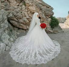 Elegant Muslim Hijab Wedding Costumes Looks Girls Hijab Style Hijab Fashio Te Tesettur Modelleri 2020 Gelinlik Gelin Pozlari Dugun Gelin