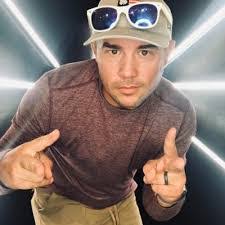 Ashley Fivecoat's Instagram, Twitter & Facebook