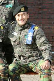 Handsome Korean Celebrities That Are Even Hotter In Military Uniforms Aktor Korea Selebritas Aktor