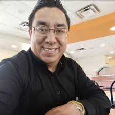 Alejandro Moreno, dirigente nacional del Partido Revolucionario  Institucional, informó que el equipo de la Secretaría Jurídica del PRI se  pondrá a disposición de las familias de los jóvenes estudiantes detenidos  durante la