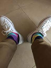 Happy Socks And Converse Chucks Converse Chuck Taylor Sneakers Cool Socks