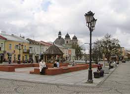 The border towns are dorohusk in poland and yahodin (or sometimes yagodin) in ukraine. Miasto Chelm Konsulat Honorowy Ukrainy W Chelmie