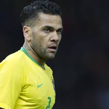Le premier titre remporté par daniel alves est la coupe du monde des moins de 20 ans  4  à l'âge de vingt ans en 2003. Tokyo 2020 Dani Alves Hit By Nerves Ahead Of Brazil S Bid For Olympic Games Gold In Men S Football Event Eurosport