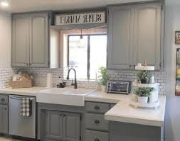 Cool 47 Pretty Farmhouse Kitchen Makeover Design Ideas On A Budget More At Https Hoomdsgn Com 2019 02 0 Yeni Mutfak Modelleri Kucuk Mutfak Yenilenmis Mutfak