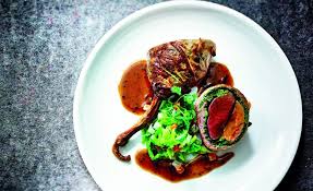 Cotelette De Pigeon Au Chou Et A La Truffe Par Marc Haeberlin Alimentation Recette Recette De Cotelettes