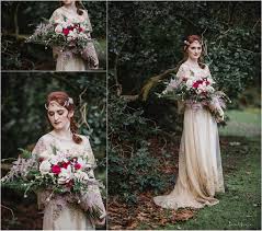 If you're on the hunt for vintage wedding dresses but don't know where to begin, look no further. Tacoma Washington Olympia Wedding Photographer Sarah Gonia Photographyblog