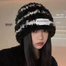 Mũ len Black and white sọc ngang