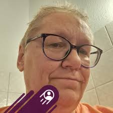 Ich habe ein Strickmuster für eine Jacke im Chanel Stil gefunden. Idee wo  ich passendes Garn finde?