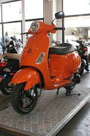 The most accurate vespa lx 150 mpg estimates based on real world results of 204 thousand miles driven in 102 vespa lx 150s. Datei Custom Vespa Lx150 Jpg Wikipedia