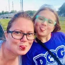 Laura Buckner's Instagram, Twitter & Facebook