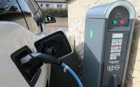 Il faut savoir quoi faire en cas de défaillance de votre automobile. Voiture Electrique Ou Thermique Laquelle Pollue Le Plus Le Parisien