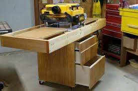 Dewalt 735 Workstation With In Outfeed Tables Woodworking Woodworking Projects Wood Projects Plans