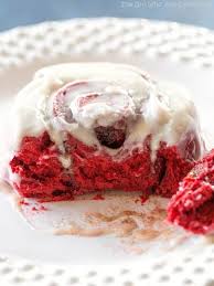 Red Velvet Cake Mix Cinnamon Rolls The Girl Who Ate Everything Recipe Cake Mix Cinnamon Rolls Red Velvet Cake Mix Cinnamon Rolls Recipe