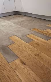 30 Idees De Decoration Pour Styliser Le Sol De Votre Maison Planchers De Cuisine Deco Carrelage Deco Maison Interieur