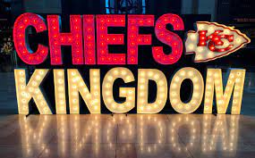 Jun 07, 2021 · kc kingdom 2 months kc chiefs: Chiefs Kingdom Lights Up Union Station Downloadable Pictures Fox4