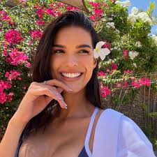 Sabias que❓.... Entre lujos y opulencia Venezuela corona a su novena reina  el 27 de Junio de 1962 Olga Antonetti Núñez representando al estado  Anzoategui Olga ese año viajo al Miss Internacional (