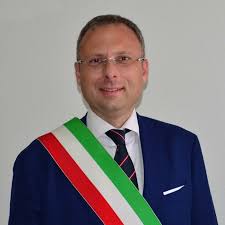 Banca monte dei paschi di siena s.p.a. Covid Stretta Del Sindaco Bene A Casoria Stop Al Consumo Di Cibo E Bevande All Aperto Ildenaro It