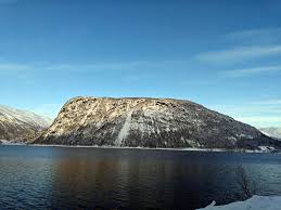 Her passar han på når faren brøyter seg gjennom 15 ras