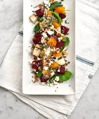 In Season Roasted Beet Pear Walnut Salad Nourriture Art Culinaire Et Repas