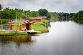 Lacul de acumulare caplani cu o suprafață de 1,53 km² și un bazin hidrografic cu volumul de 8,3 milioane m³ se află la intrarea în comuna caplani, raionul stefan vodă. Balti De Pescuit Langa Bucuresti Reguli Si Tarife 2021 Blog Totalfishing