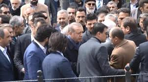 Ak parti i̇stanbul milletvekili metin külünk, cumhurbaşkanı recep tayyip erdoğan'a gazilik unvanı verilmesine ilişkin kanun teklifi hazırladı. Cumhurbaskani Erdogan Cenazeye Katildi Son Dakika Haberleri