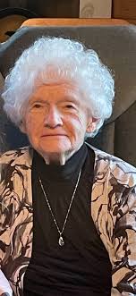 Ila Starr's Instagram, Twitter & Facebook