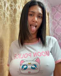 Can I get a hi? @sunnybee.th reels model beautiful