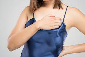 Disamping itu, ciri lainnya adalah bentuk puting yang lebih panjang dan keluar dari tempatnya. 8 Penyebab Puting Susu Gatal Dan Cara Mengatasinya