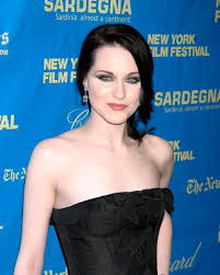 That includes alienating his daughter evan rachel wood, difficulties maintaining a relationship with marisa tomei, problems keeping up a regular day job, not to mention what it's done to his body and health. Evan Rachel Wood Picture 15 46th New York Film Festival Closing Night The Wrestler Premiere Arrivals