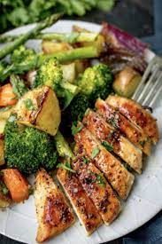 35 Minutes And One Sheet Pan Is All You Need For This Honey Mustard Chicken Recipe Recipe Honey Mustard Chicken Recipes Mustard Chicken Recipes Easy Chicken Recipes