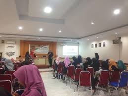 Tutorial ide foto keren ala seleb tiktok versi cowok. Komunikasi Umi Dan I Radio Makassar Bikin Even Kelas Keren Beritalima Com