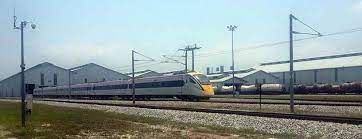 Yeni istasyon, batu gajah kasabasındaki jalan pusing'deki eski bir istasyonun yerini aldı ve 19 temmuz 2005'te. File Ets 201 Ktm Class 93 Batu Gajah Jpg Wikipedia